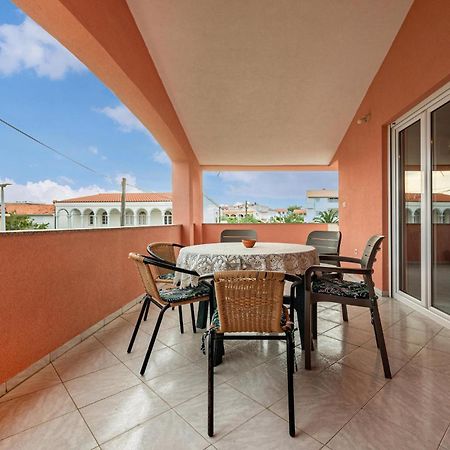 Beautiful Apartment In Vir With Wifi Екстер'єр фото