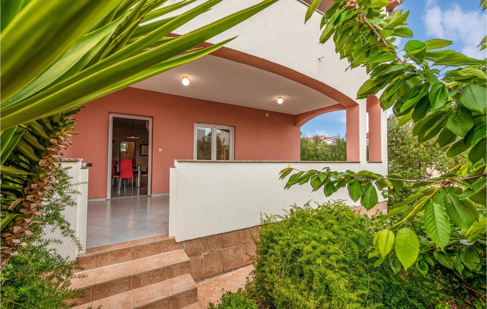 Beautiful Apartment In Vir With Wifi Екстер'єр фото